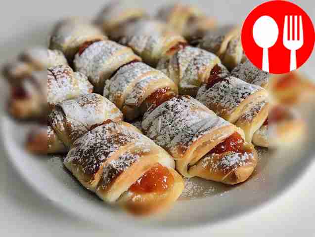 Delicious bagels with apricot jam