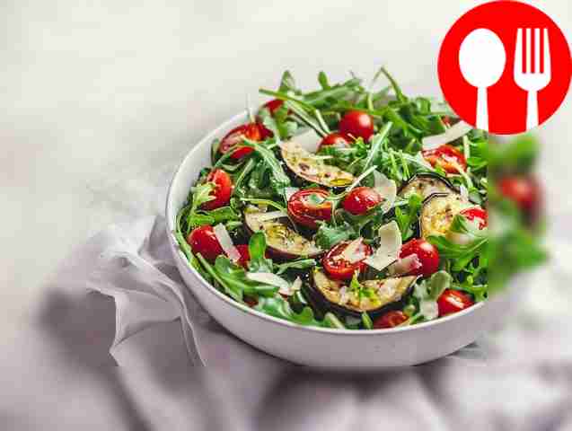 Light salad with eggplant and arugula
