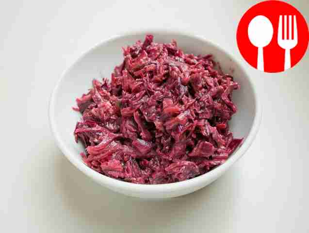 Салат из свеклы, соленых огурцов и чеснока