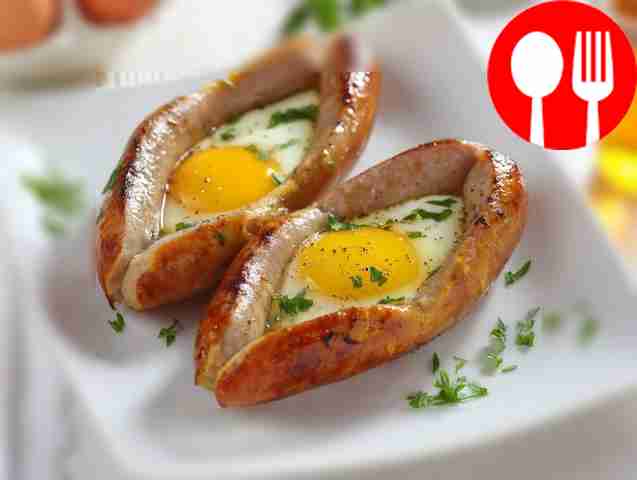 Простейшие лодочки из сосисок и куриных яиц The simplest boats made from sausages and chicken eggs