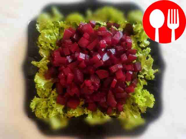Place beet cubes on top of the lettuce leaves....