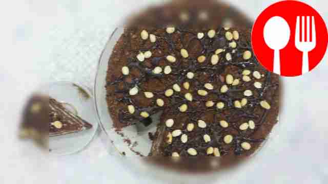 Decorate the cake with glaze - apply it in the...