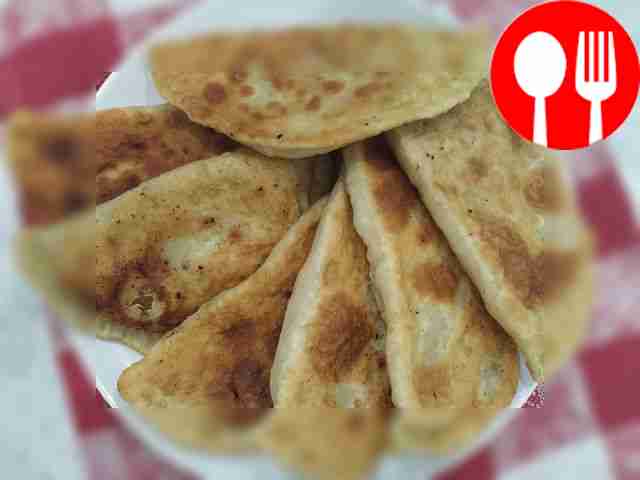 Нежные чебуреки с брынзой и зеленью Tender chebureks with cheese and herbs