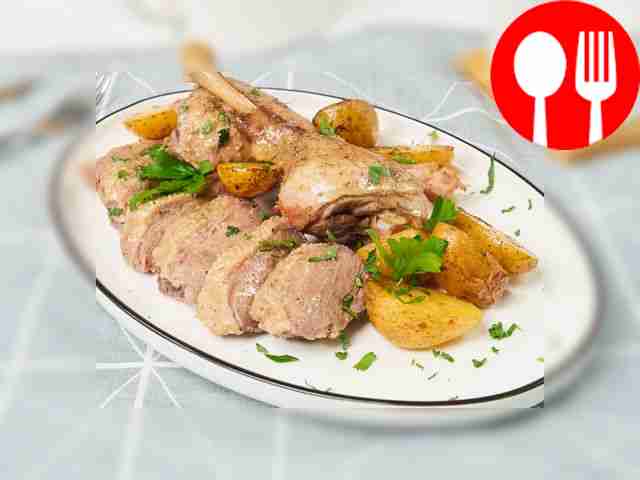 Goose meat with tkemali and apples