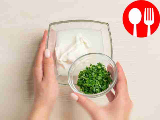 Make sour cream sauce. Dilute the sour cream...