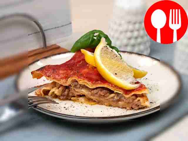 Lasagne with tomato sauce