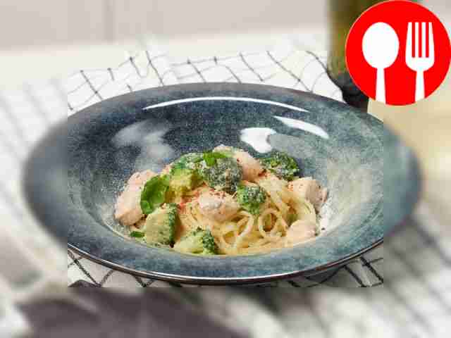 Spaghetti with salmon