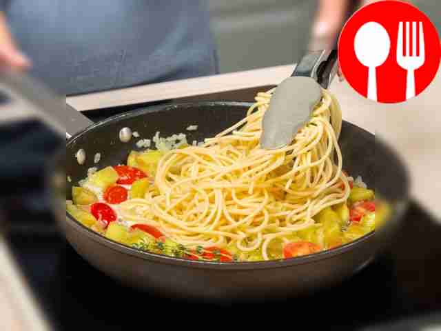 Finish cooking the spaghetti with vegetables....