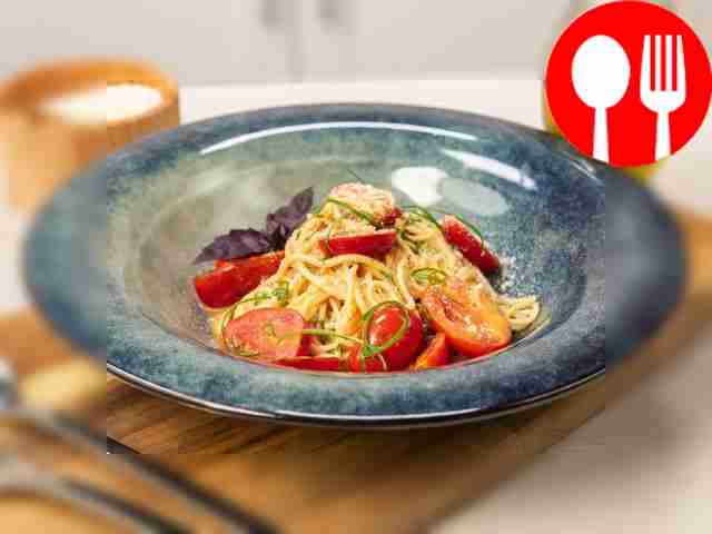 Спагетти с помидорами черри