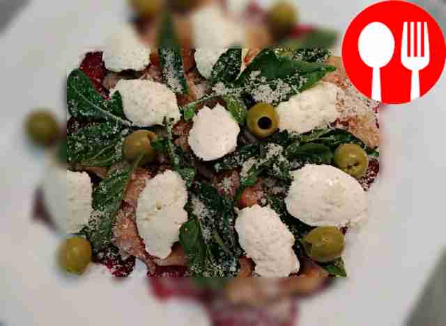 Нарядная свекла с сыром и семгой