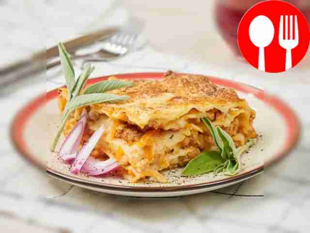 Лазанья с мясным фаршем и соусом болоньезе