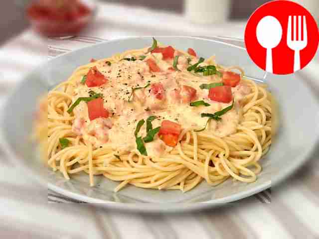 Спагетти с ветчиной в сливочном соусе