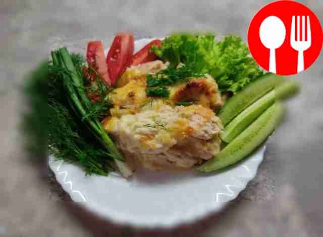 Juicy chicken with cheese sauce