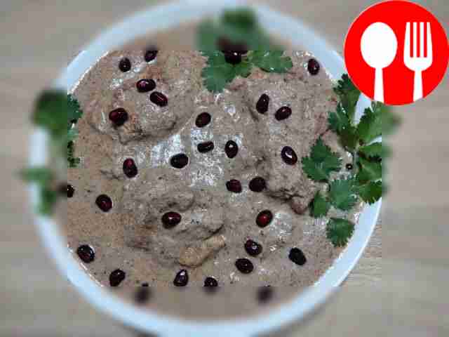 Пряная курица с орехами