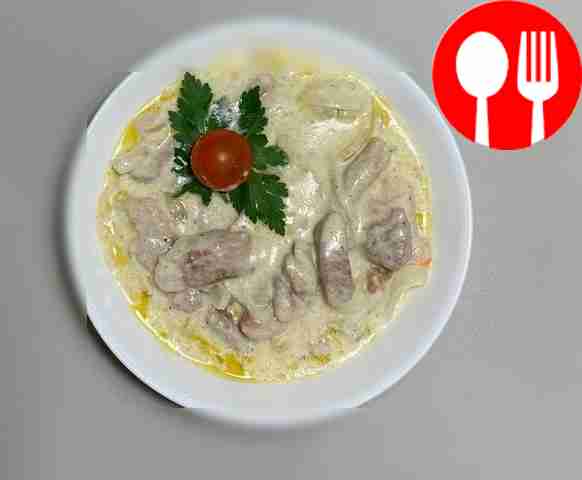 Мягкая свинина со сметанным соусом