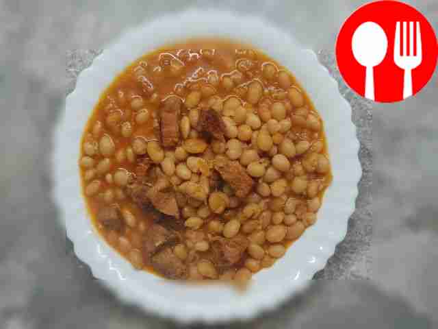 Свинина с белой фасолью