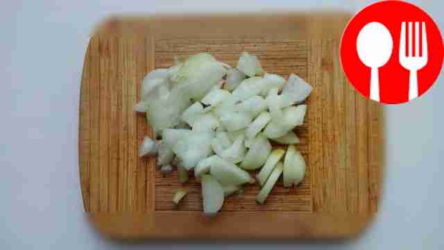 Cut the tomatoes into half-centimeter thick...