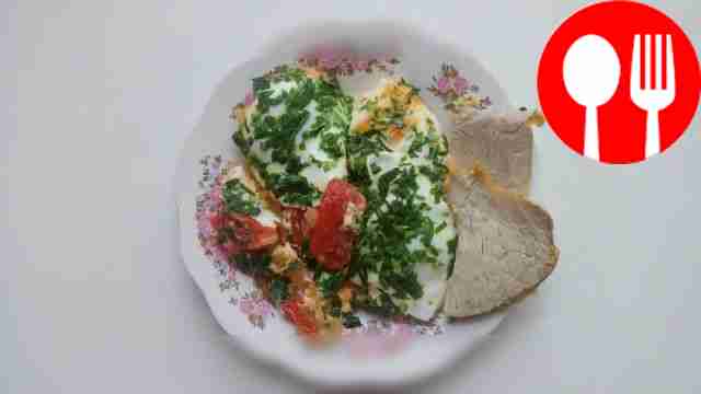 Quick fried egg with tomatoes