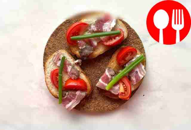 Hearty sandwiches with lard