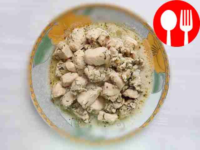 Куриная грудка в сметанно-чесночном соусе