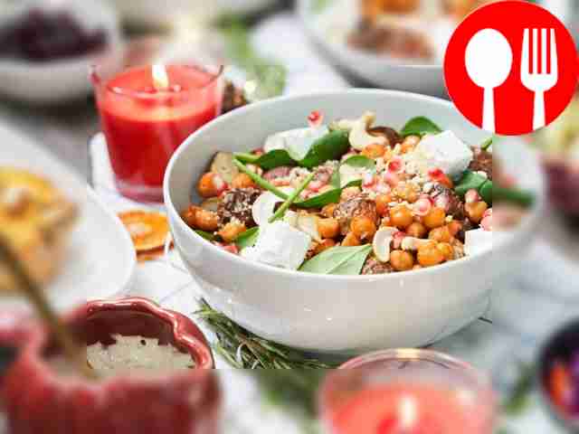 Salad with mini potatoes, pomegranate and chickpeas