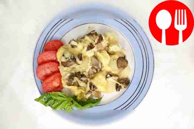 Festive chicken with champignons