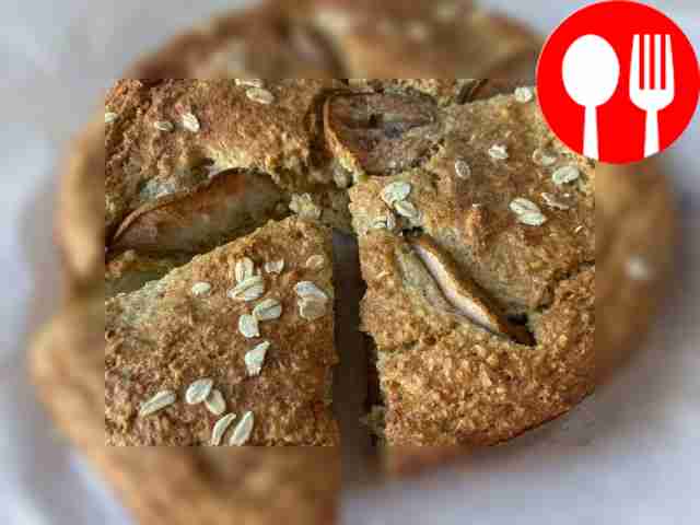 Pear Pie with Cinnamon and Yogurt