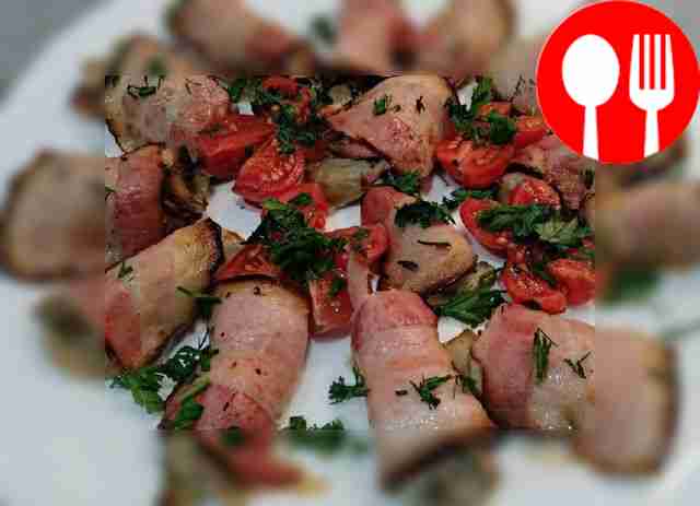 Сочный бекон с грибами и плавленым сыром