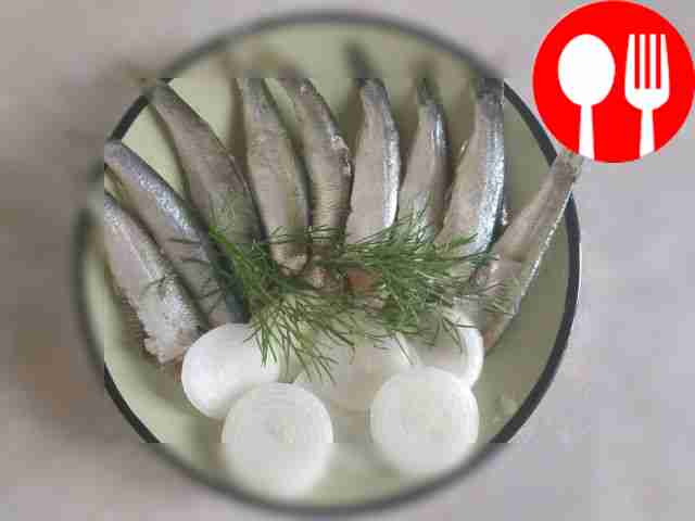 Spicy salted sprat according to GOST