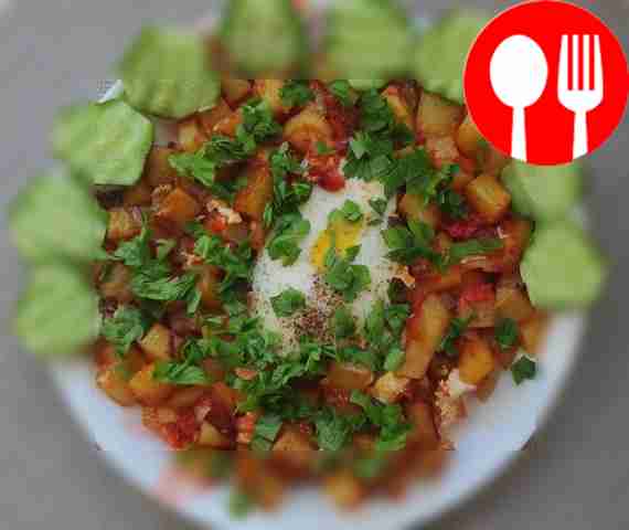 Сытная глазунья с картофелем Hearty fried egg with potatoes