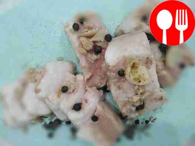 Fragrant lard in brine