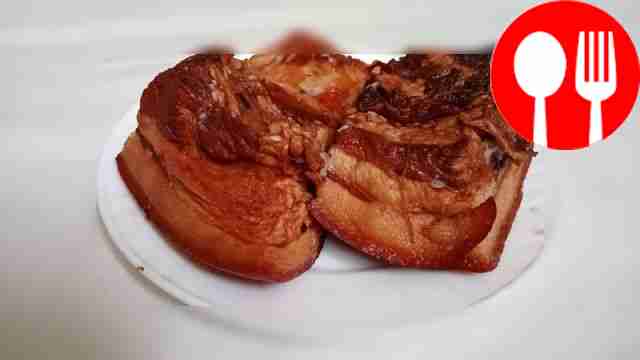 Golden lard in onion skins