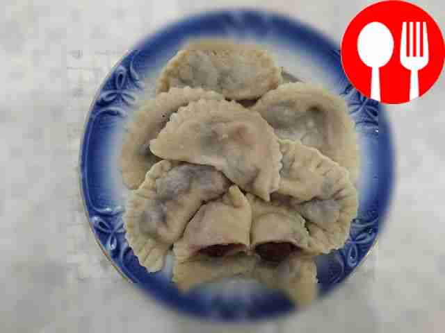 Классические вареники с вишней