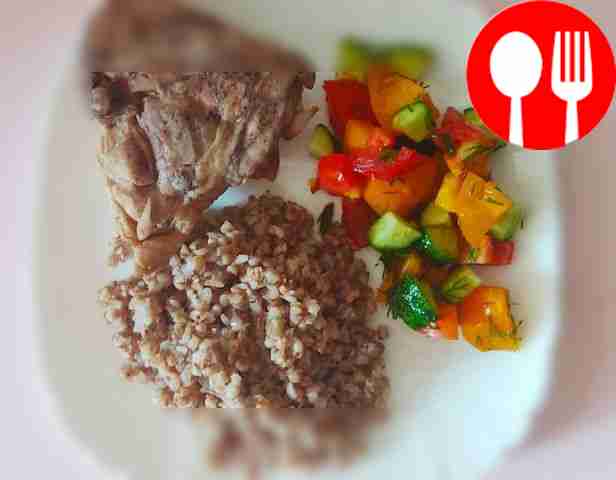 Spicy chicken stuffed with apples and dried apricots