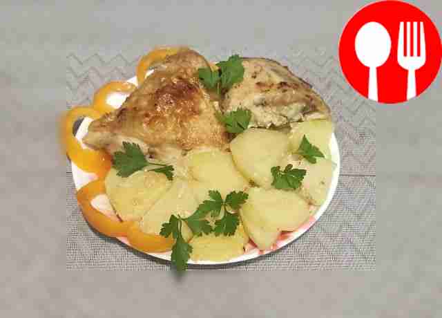 Куриные бедра, запеченные в фольге с картофелем