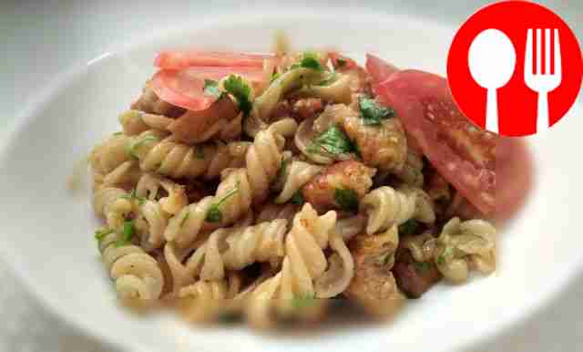 Куриная грудка с лапшой, соевым соусом и медом