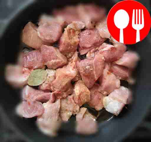 Pour vegetable oil into a heated frying pan...