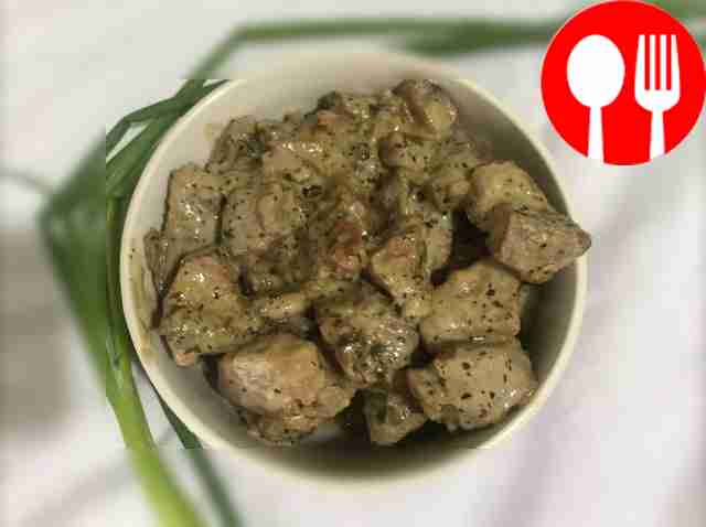 Свинина с грибами в сметанном соусе