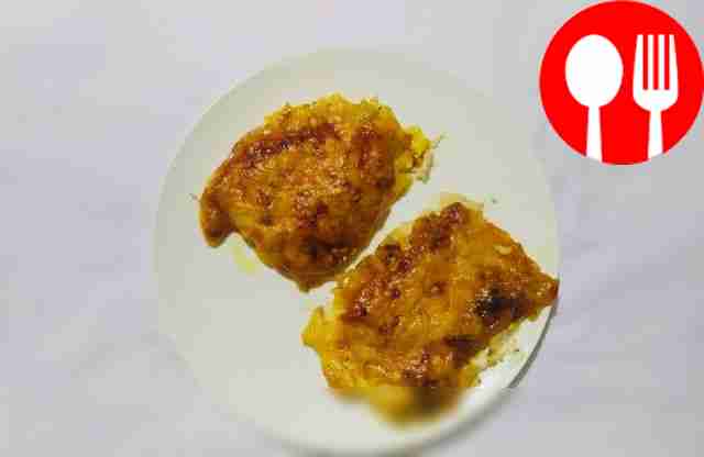 Golden chicken with herbs and cheese crust