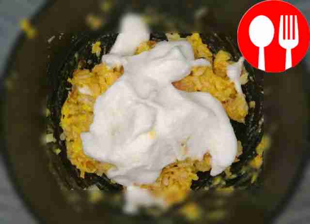 Grease the pan with oil and turn on the oven...