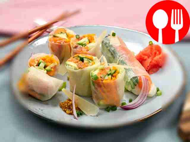 Спринг-роллы с лососем