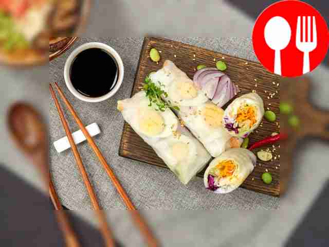 Spring rolls with eggs