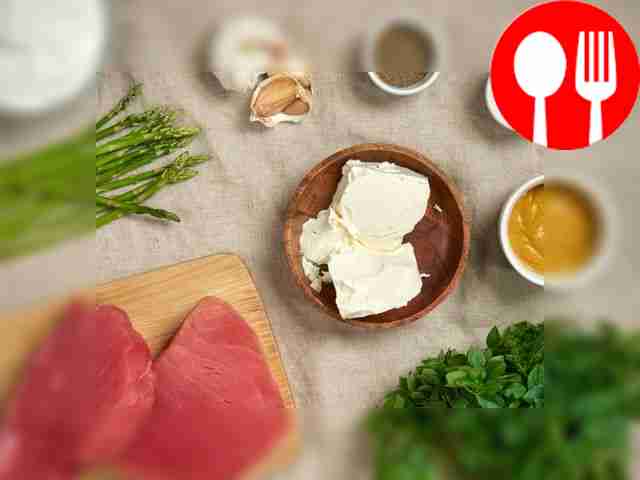 Rinse tuna steaks under cold water. Pat them...