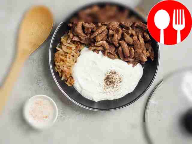 Fry the veal. Add the veal pieces to the pan...