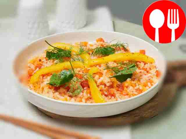 Рис с овощами в томатном соусе