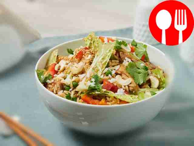 Жареный рис с курицей по-китайски