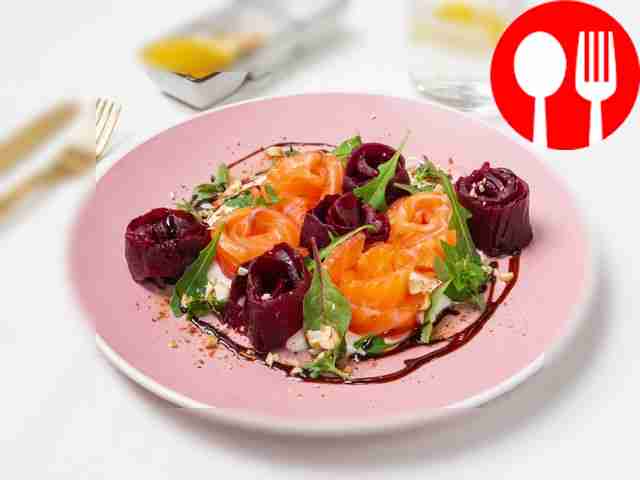 Salad with salmon and beets