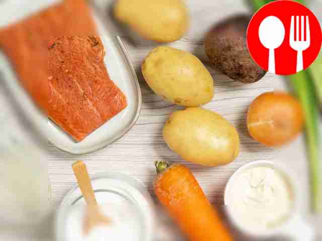 Сварите свеклу, морковь и картофель, очистите...