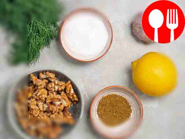 Peel the garlic. Wash the lemon and squeeze...