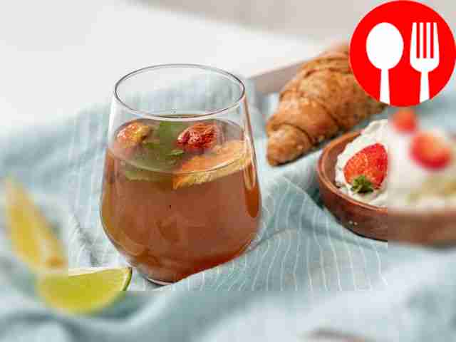 Dried fruit compote in a slow cooker